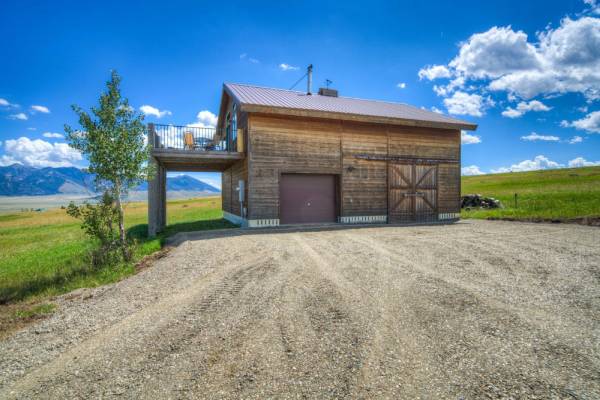madison valley vacation rentals-Madison Meadows Carriage House